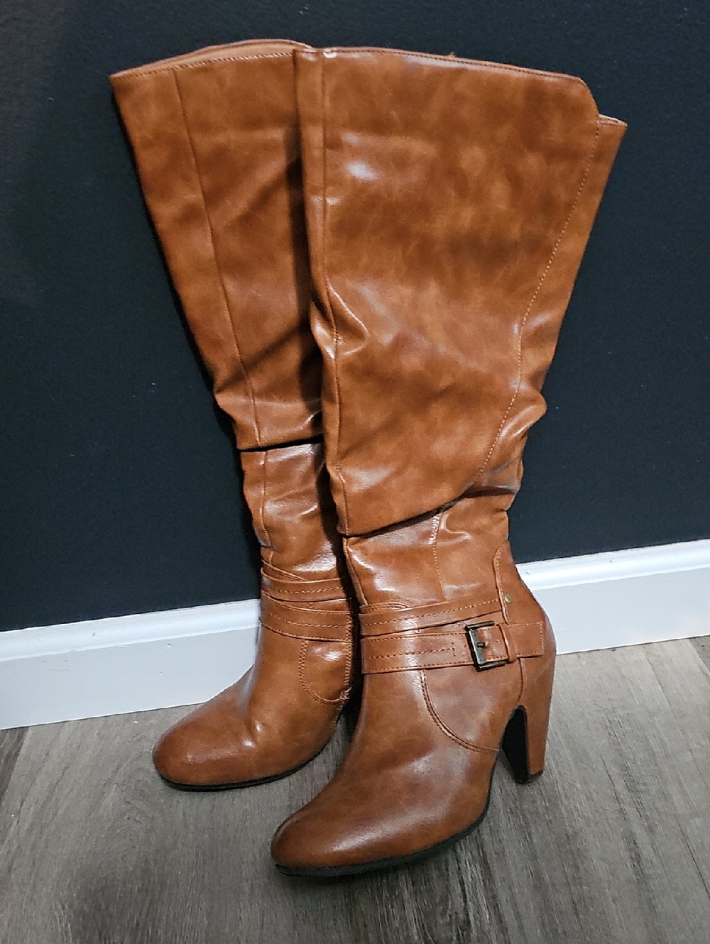 Classic Knee-High Tan Heeled Boots with Buckle Accent